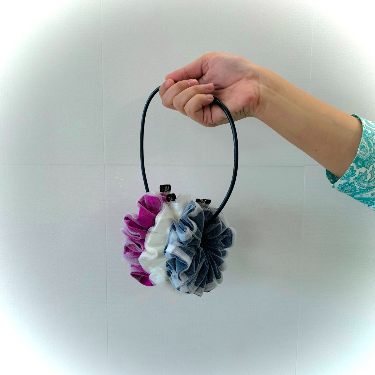 YMLFHAM02-Youmadeline-Satin-Net-Duo-Scrunchie-Pink-1-1.jpg