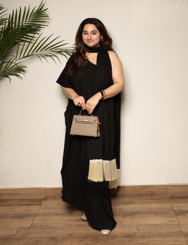affordable kaftans, buy kaftans online, tie dye kaftan, plus size kaftan, luxury kaftans for women, best kaftans in india, summer kaftans, trendy kaftans, resort kaftans, maternity kaftans, scandinavian scarf, birthday dress ideas, summer dress ideas, one shoulder dress styling, one shoulder kaftan with scarf, one shoulder styling with a scarf,flowy dresses, modest beach wear, party wear kaftans, party wear dresses, trendy party wear dresses, affordable plus size dresses, affordable birthday dress ideas, affordable plus size kaftans